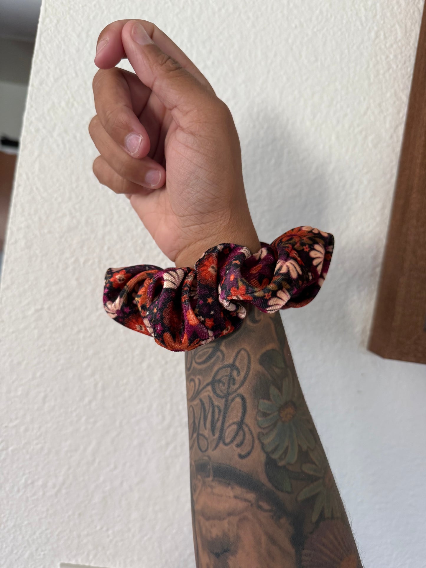Flower Skull Scrunchie !