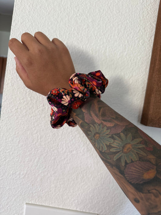 Flower Skull Scrunchie !