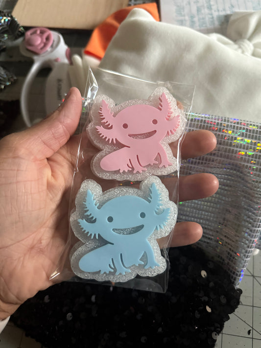 Axolotl clip + bow